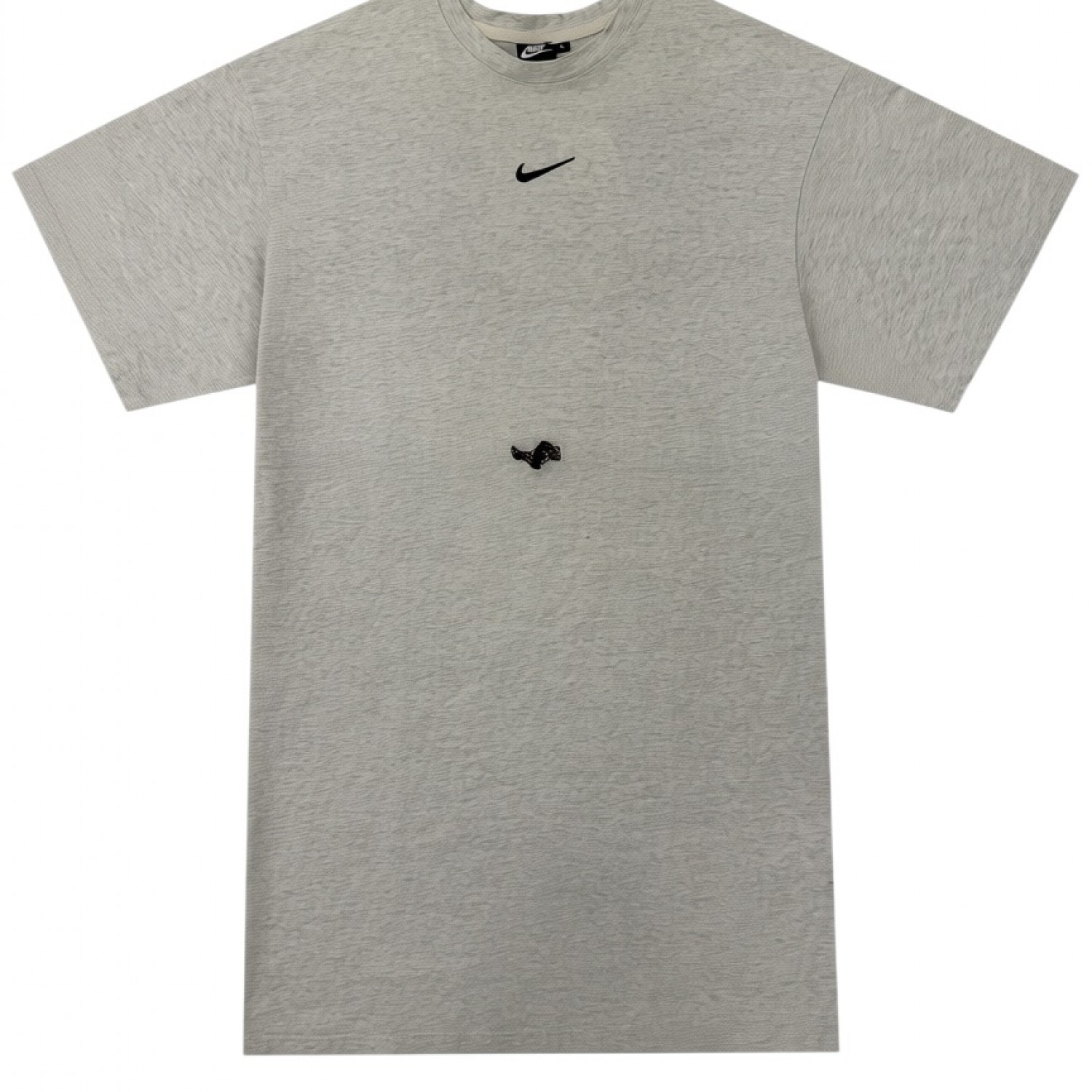 Nike Women Oversized Logo T-Shirt – Minimal Streetwear Style / Pre-Owned